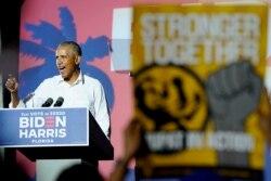 Mantan Presiden Barack Obama berkampanye untuk Capres dari Partai Demokrat, mantan Wapres Joe Biden, di Miami, Senin, 2 November 2020. (Foto AP / Lynne Sladky)