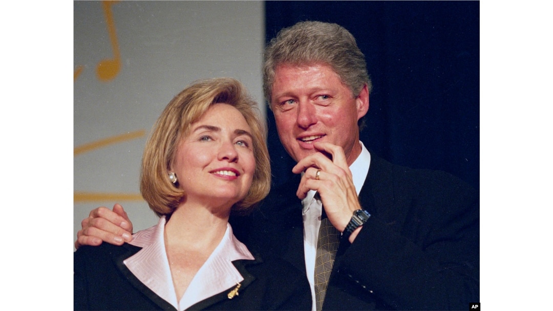 Presiden Bill Clinton dan ibu negara Hillary Clinton di Washington tahun 1994.