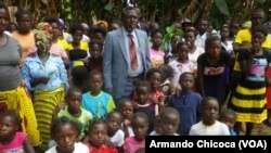 Francisco Tchikuteny Sabalo, de 67 anos de idade, 160 filhos, 43 mulheres. Namibe, Angola. Jan, 17, 2015