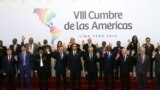 Lideres de gobierno posan para la foto oficial de la VIII Cumbre de las Américas, en Perú, el 14 de abril de 2018.