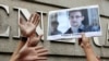 Батько Сноудена: мій син може повернутися в США