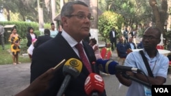 Governante denuncia corrida ao passaporte portuguÃªs para proteger dinheiro roubado