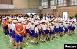 일본 야마구치 아부에서 초등학생들이 대피 훈련을 하고 있다. (자료사진)