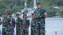 Laksamana Madya Yudo Margono memimpin apel pasukan TNI yang terdiri dari sekitar 600 tentara di Natuna, hari Jumat (3/1). (courtesy: Puspen TNI)