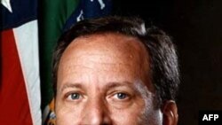 Cố vấn kinh tế Larry Summers
