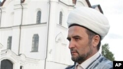 Ildus Faizov, ulama Tatarstan mengalami luka-luka dalam ledakan mobil di Kazan, 700 kilometer sebelah timur Moskow (14/7).