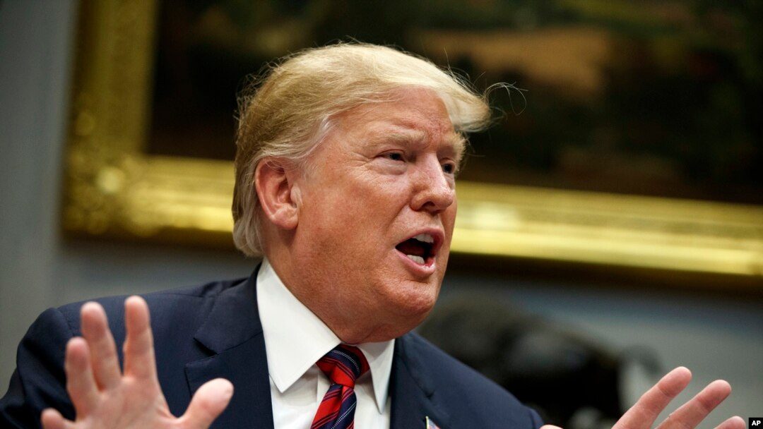 Presiden AS Donald Trump memutuskan pesawat Boeing 737 Max 8 dilarang terbang di Amerika, di Gedung Putih, Rabu (13/3).