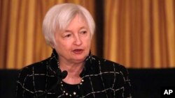Federal Reserve Chair Janet Yellen addresses the Executives' Club of Chicago in Chicago, March 3, 2017. 