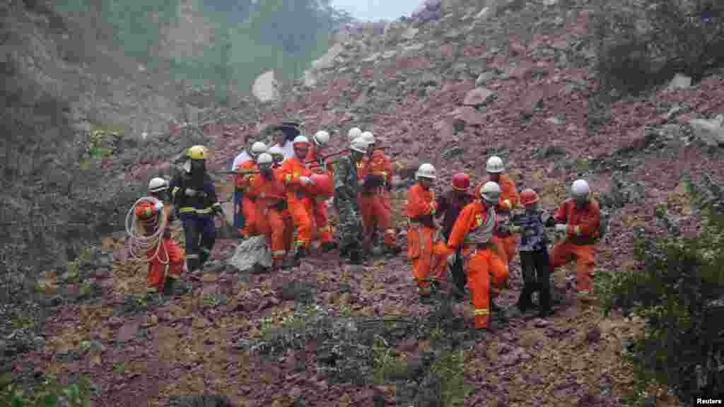 Un glissement de terrain a ravagé le site d&rsquo;une compagnie minière dans le nord de la Chine, rapporte l&#39;agence officielle Xinhua. Soixante personnes sont portées disparues dans un éboulement en Chine