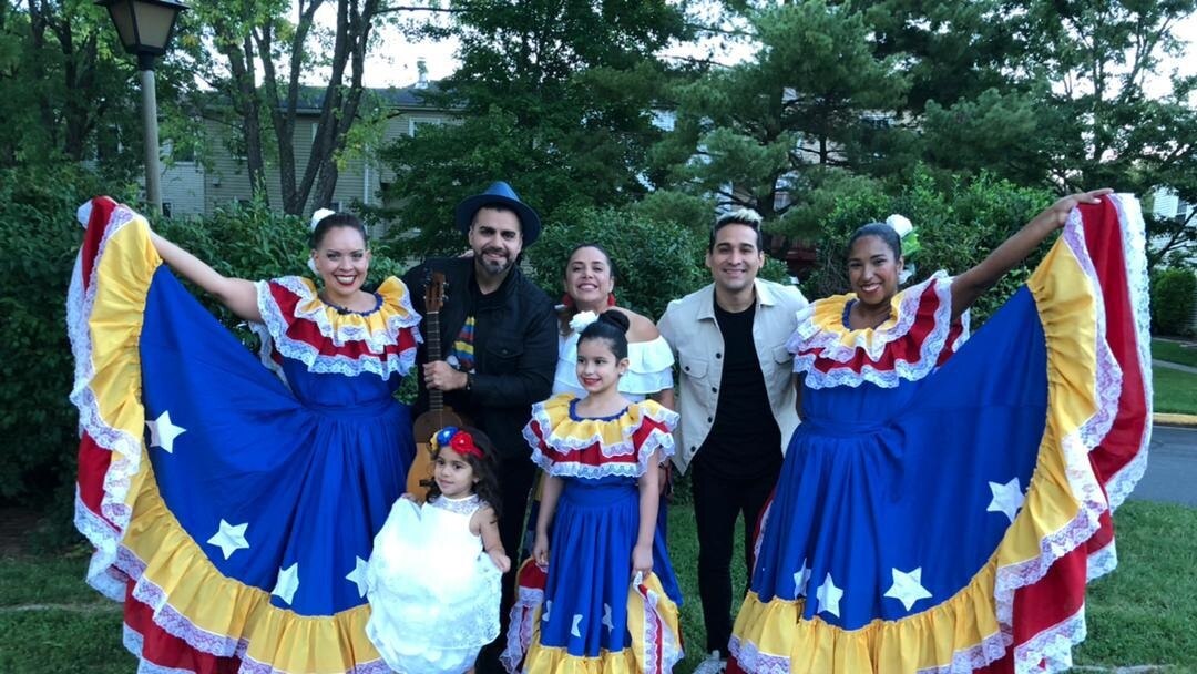 Venezolanos se reúnen en Washington D.C. para practicar un baile típico. Octubre, 2021. Foto: Cristina Caicedo Smit - VOA.