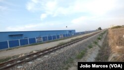 Estaleiro da CR20, empresa que reabilitou o caminho de ferro de Benguela 