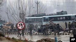 Xe buýt bị đánh bom ở Pampore thuộc quyền kiểm soát của Ấn Độ ở Kashmir, 14/2/2019 