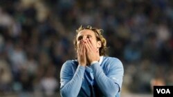 La estrella uruguaya Diego Forlan lleva más de un año sin anotar para su selección, a pesar de haber tenido muchas oportunidades claras de gol en esta Copa América.