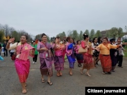 ການຟ້ອນແລະເສບໃນເວລາແຫ່ນາງສັງຂານທີ່ວັດລາວພຸດທະວົງໃນວັນທີ 15 ເມສາ 2018