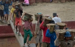 မြန်မာပြည်က ကလေးလုပ်သား။