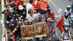 معترضان تايلندی کاروان خود را به سوی بازار حومه بانکوک به حرکت درآوردند