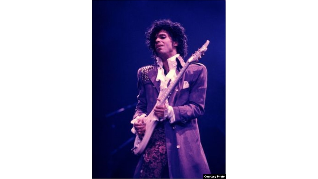 Prince performs on stage during the Purple Rain Tour in 1984. (Richard E. Aaron, Redferns)