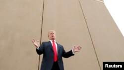 Modèl miray Prezidan Trump vle konstwi a.