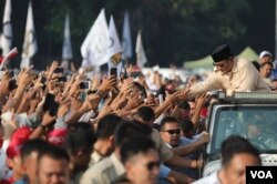 Capres 02 Prabowo Subianto, menyapa para pendukungnya di area sekitar Stadium GBK, Senayan, Jakarta, Minggu pagi (7/4) (Prabowo-Sandi Media Center).