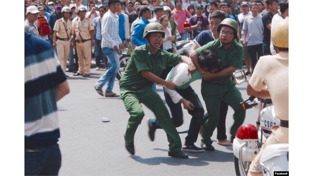 Chính quyền huy động đông đảo các lực lượng để ngăn cản, vây bắt người biểu tình, ngày 8/5/2016.