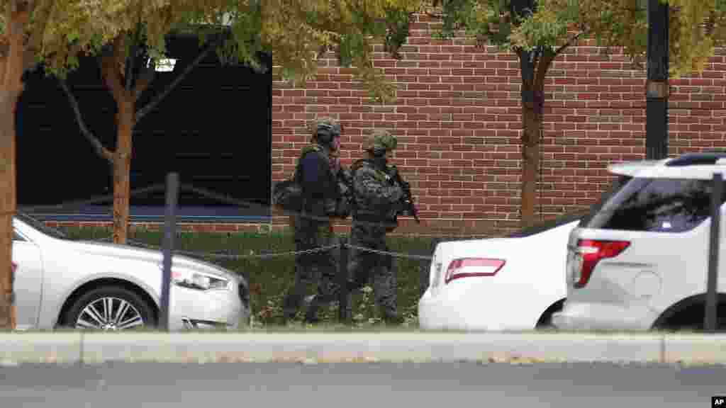 Les forces de l&rsquo;ordre intervenant dans le campus de l&rsquo;Ohio State University lors de l&rsquo;attaque, à Columbus, le 28 novembre 2016.