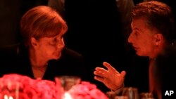 La canciller alemana, Angela Merkel, dijo durante una visita a Argentina el 8 de junio, de 2017, donde se reunió con el presidente Mauricio Macri, que la UE debe lograr un acuerdo comercial con el MERCOSUR.
