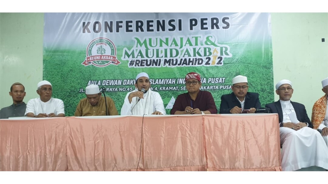 Panitia Reuni 212 saat menggelar konferensi pers di Jakarta, Jumat, 29 November 2019. (Foto: Sasmito Madrim/VOA)