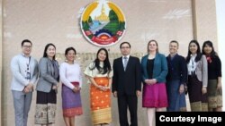 ທີມງານ Legacies of War ພົບກັບເຈົ້າໜ້າທີ່ ກ.ຊ. ການຕ່າງປະເທດລາວ, ທັນວາ 2019 (ພາບໂດຍ Bay Koulabdara)