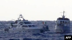 На фото розповсюдженому Силами оборони Ізраїлю видно два короблі, які прямували до Гази із про-палестинськими активістами на борту.