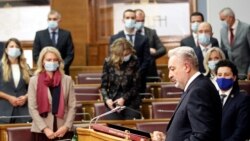ARHIVA - Crnogorski premijer Zdravko Krivkokapić predstavlja program vlade u parlamentu (Foto: Rojters/Stevo Vasiljević)
