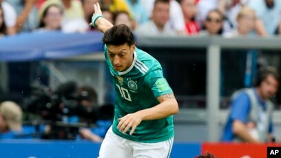 La Federation Allemande Rejette Les Accusations De Racisme Dans L Affaire Ozil