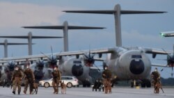 Pasukan Jerman kembali ke Pangkalan Udara Wunstorf setelah misi evakuasi di Kabul, Wunstorf, Jerman, 27 Agustus 2021. (Foto: REUTERS/Fabian Bimmer)