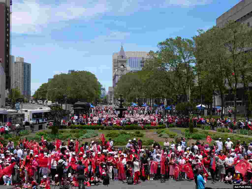 New York&#39;ta ilk Türk günü Brooklyn&#39;de kutlandı