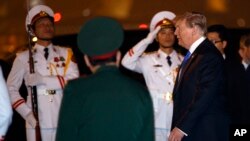 دونالد ترمپ، رئیس جمهور ایالات متحده، روز سه شنبه وارد پایتخت ویتنام شد تا با رهبر کوریای شمالی برای دومین بار، ملاقات کند