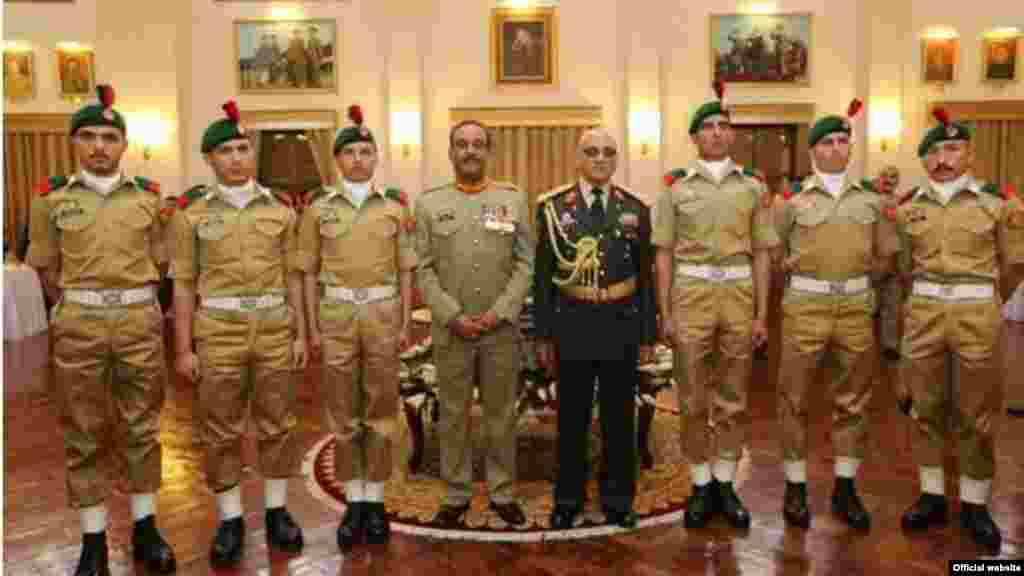 جنرل شیر محمد کریمی نے&nbsp;​چھ افغان کیڈٹس سے کاکول میں ملاقات بھی کی۔