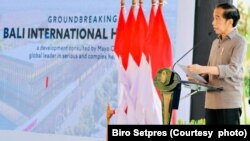 Presiden Joko Widodo ungkap negara alami kerugian hampir Rp100 triliun akibat adanya dua juta WNI yang berobat ke luar negeri dalam acara groundbreaking Bali International Hospital di Sanur, Bali, pada 27 Desember 2021. (Foto: Biro Setpres)