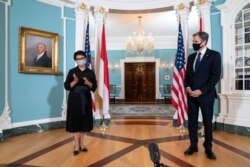 Menlu AS Antony Blinken dan Menlu Retno Marsudi di Departemen Luar Negeri di Washington, AS, 3 Agustus 2021. (Foto: Jose Luis Magana via REUTERS)