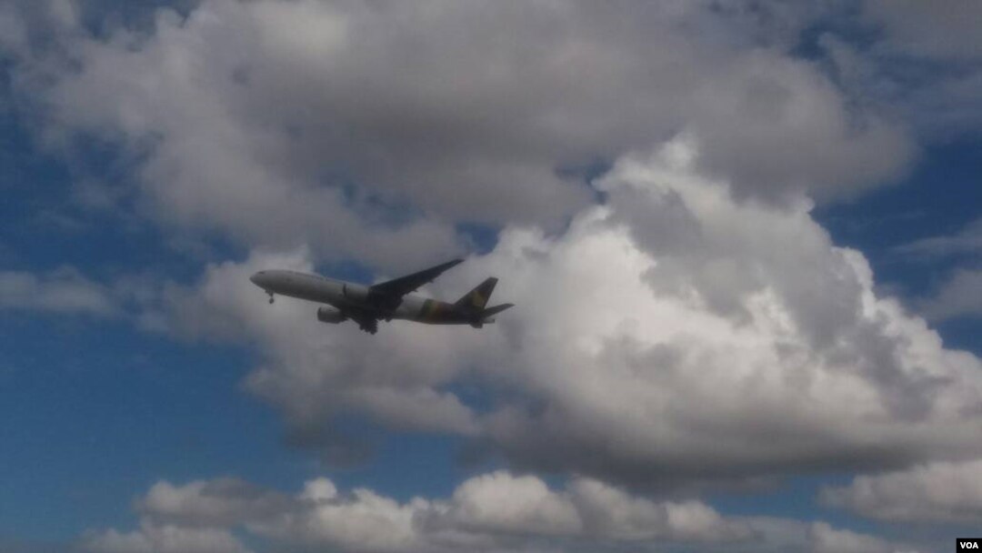 Moments before landing in Harare ...