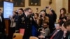 Destituyen a militar que testificó contra Trump en juicio político