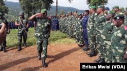 Mokonzi ya mampinga ya RDC (FARDC) Général Célestin Mbala Musese apesi baso losaka na Beni, Nord-Kivu, 11 décembre 2019. (VOA/Erikas Mwisi)