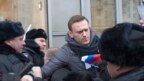 Nhà lãnh đạo đối lập Alexei Navalny, giữa, bị cảnh sát câu lưu ở Moscow, Nga, ngày 28 tháng 1, 2018