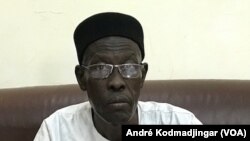 Ahmat Mahamat Hassane, constitutionaliste, à N'Djamena, le 5 novembre 2021. (VOA/André Kodmadjingar).