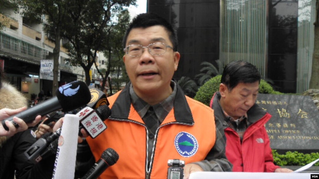 中华保钓协会秘书长黄锡麟(美国之音申华拍摄)