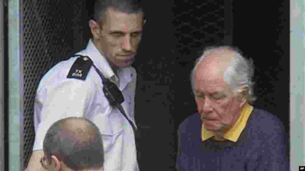 O britânico Ronnie Biggs, considerado o "ladrão do século" pelo assalto a um comboio dos Correios, entre Glasgow e Londres, em 1963, morreu a 18 de Dezembro, aos 84 anos.