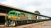 Le train "Lunatic Express", ancienne ligne construite à partir de 1896 par les Britanniques à Nairobi, au Kenya, 18 octobre 2006.