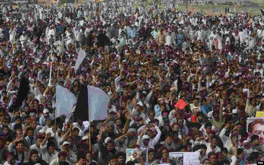 کراچی میں 'پی ٹی ایم' کا جلسہ