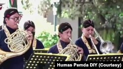 Abdi dalem Keraton Yogyakarta ikut memainkan lagu-lagu kebangsaan menandai dimulainya Gerakan Indonesia Raya Bergema. (Foto: Courtesy/Humas Pemda DIY)