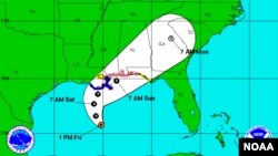 Se espera que el ojo de la tormenta cruce el litoral de la frontera entre los estados de Alabama y Misisipi alrededor del sábado por la noche.