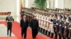 지난 2018년 6월 중국을 방문한 김정은 북한 국무위원장이 베이징 인민대회당에서 시진핑 주석과 의장대를 사열하고 있다.
