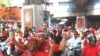 Kelompok Kaos Merah akan Lanjutkan Protes dengan Pengecetan Darah